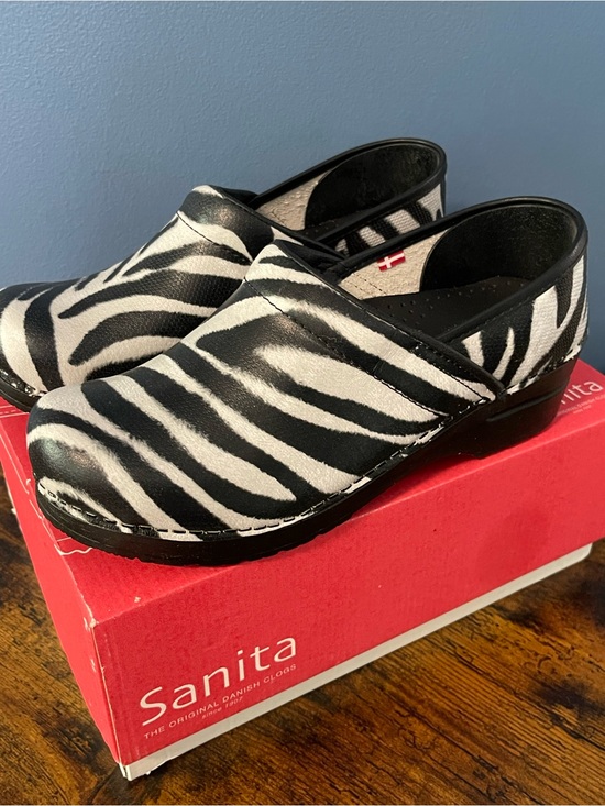 Sanita Shoes - **RETIRED** Sanita Zebra-Pattern Leather Clogs in Black and White